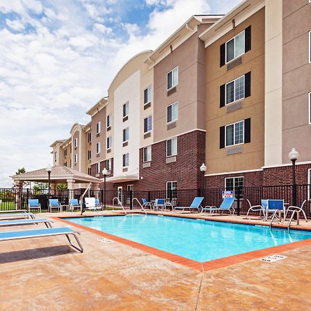 Candlewood Suites Del City By Ihg Bagian luar foto