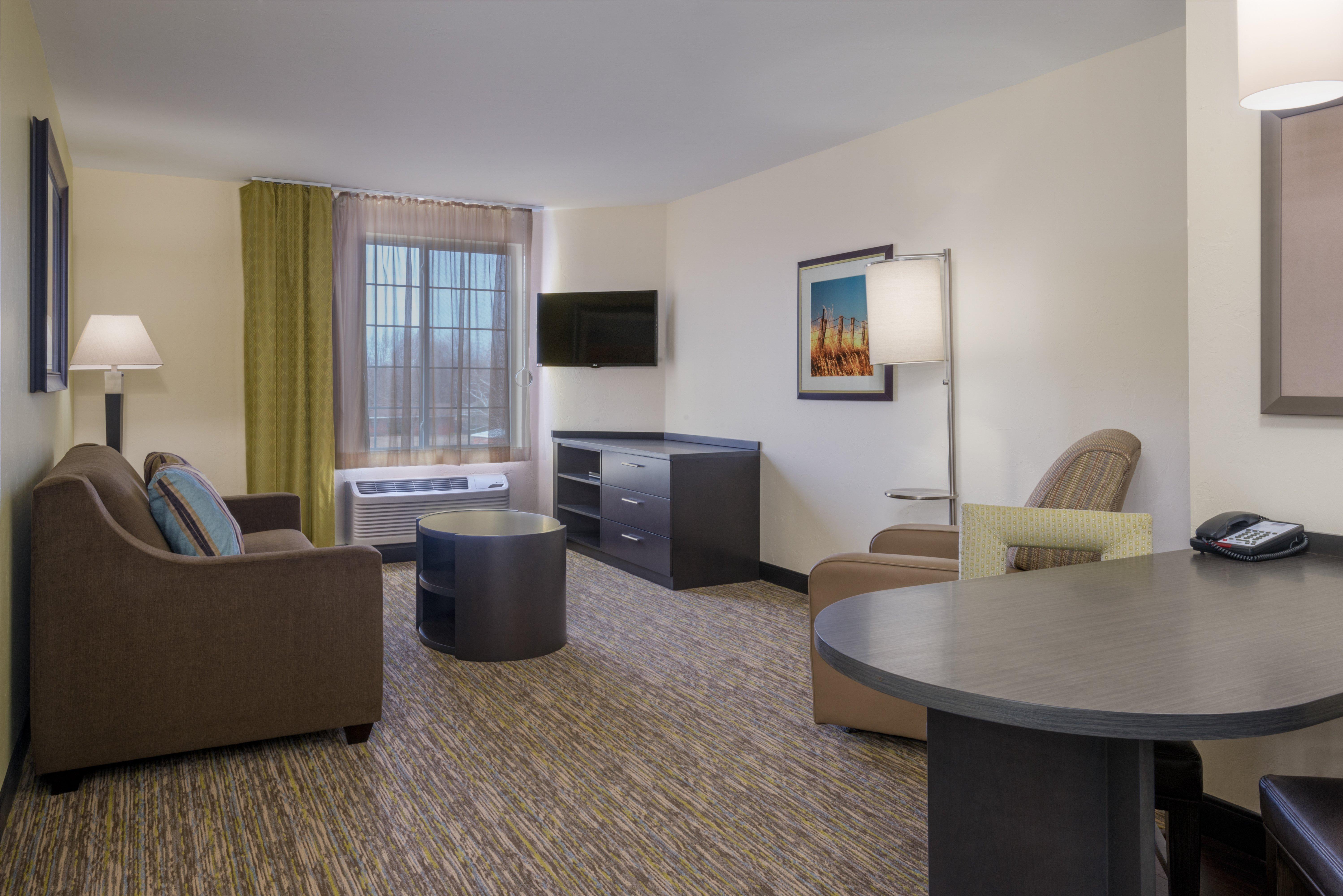 Candlewood Suites Del City By Ihg Bagian luar foto