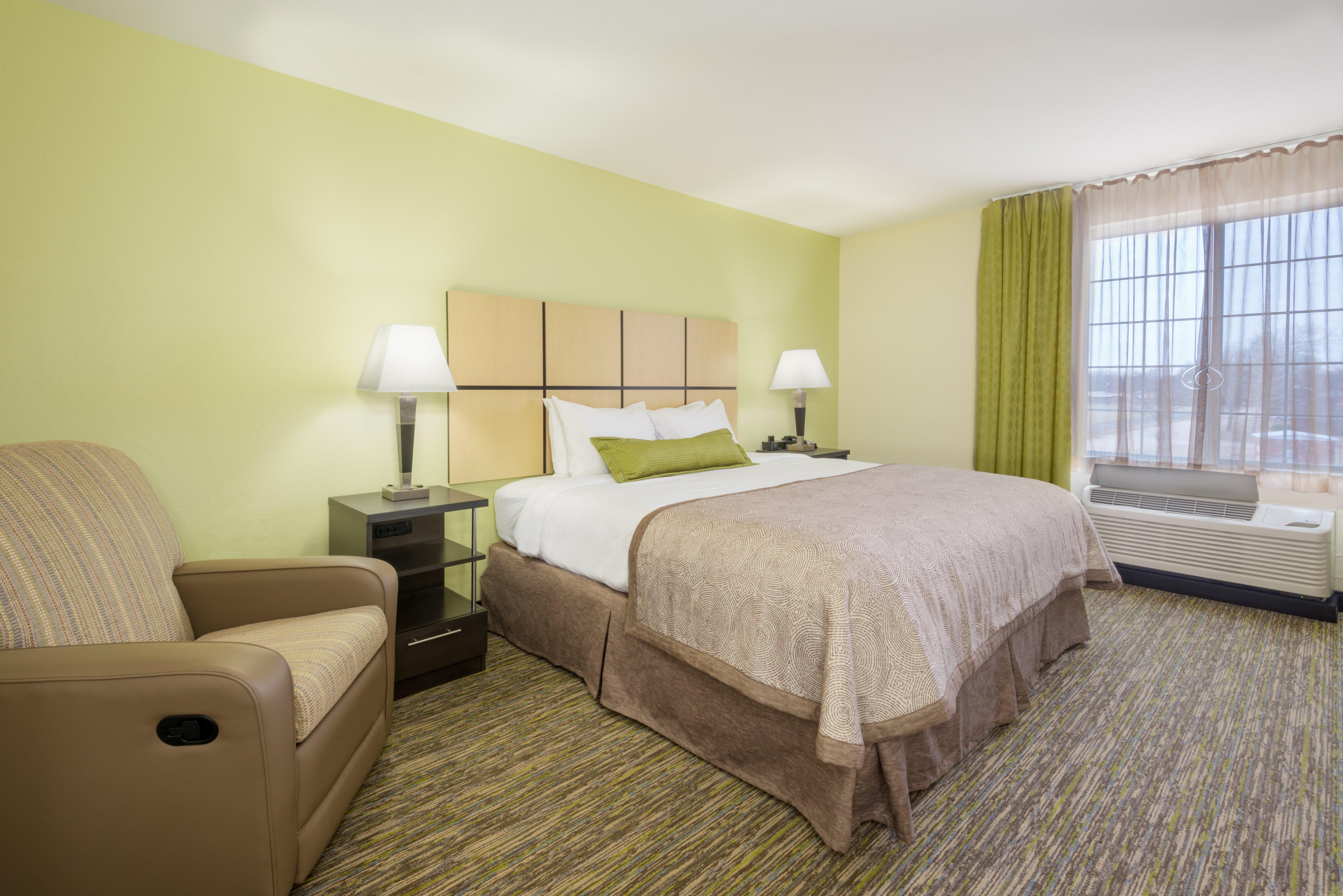 Candlewood Suites Del City By Ihg Bagian luar foto
