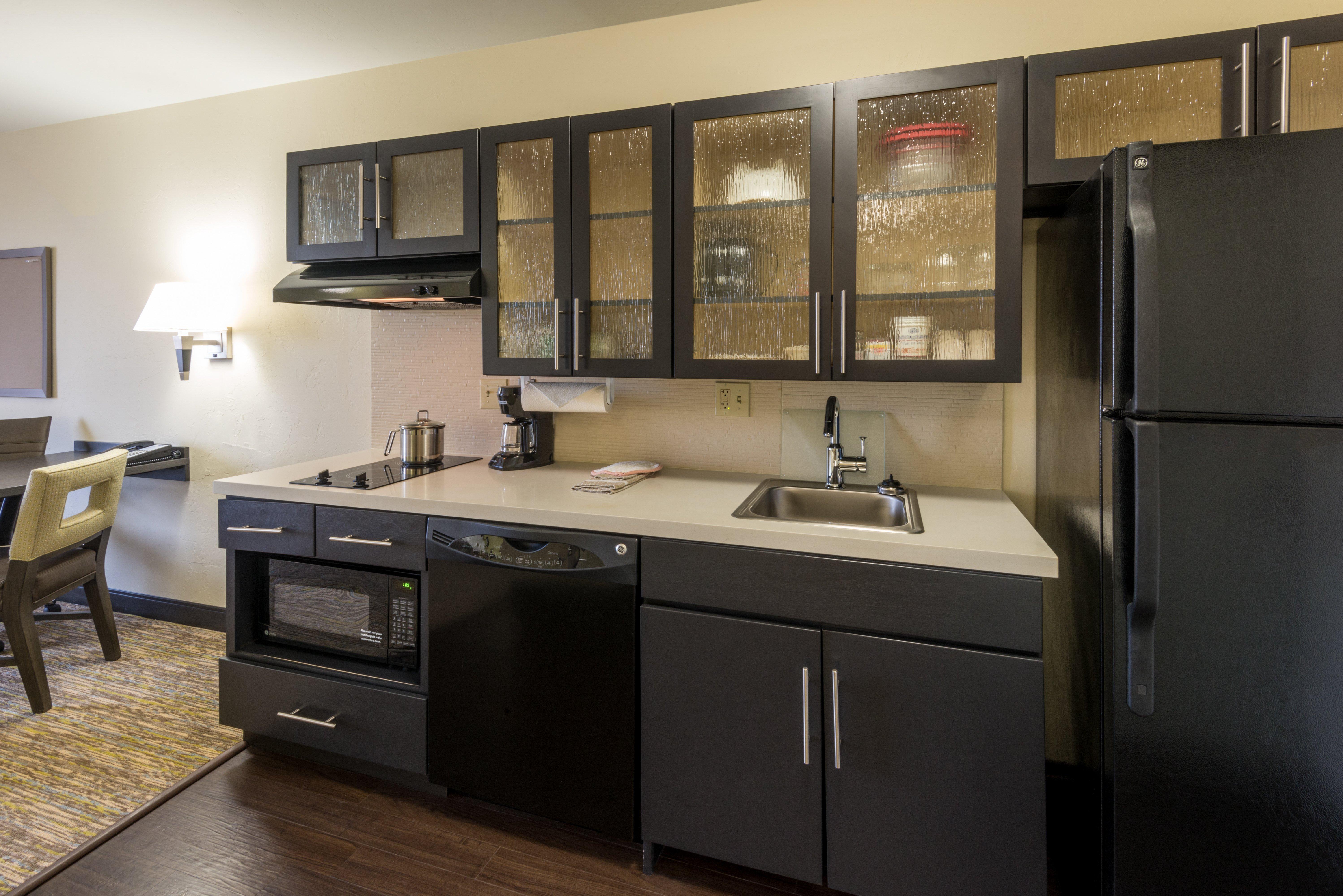 Candlewood Suites Del City By Ihg Bagian luar foto