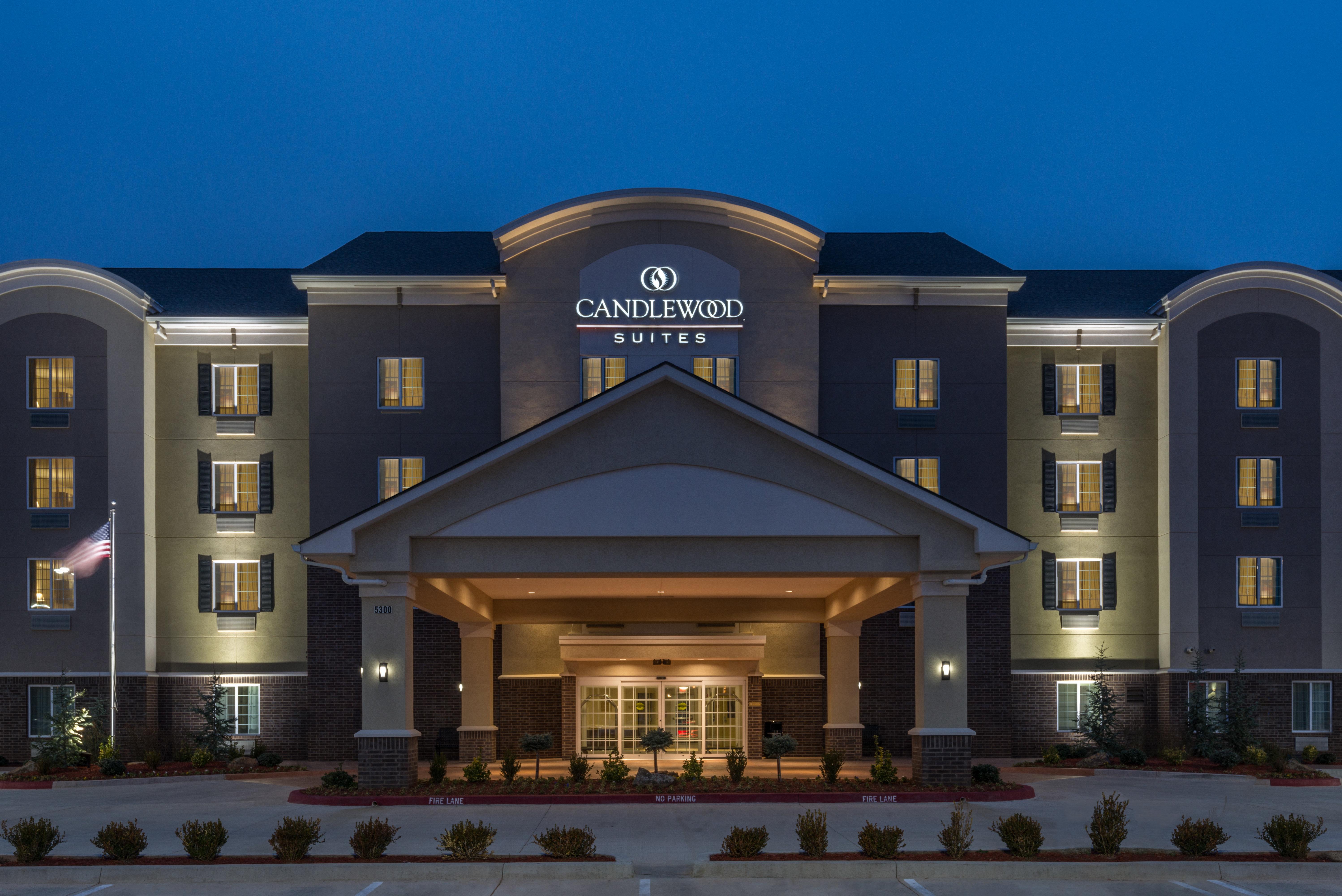 Candlewood Suites Del City By Ihg Bagian luar foto
